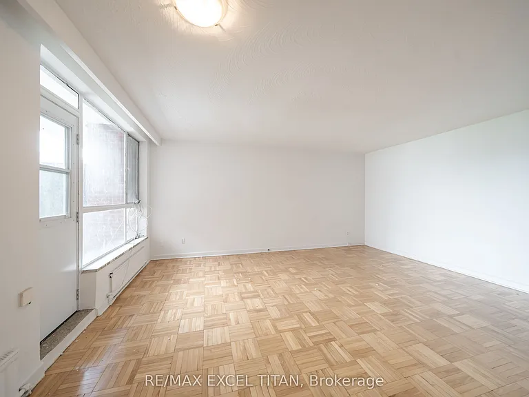 165 Cosburn Ave #301 — Photo 2