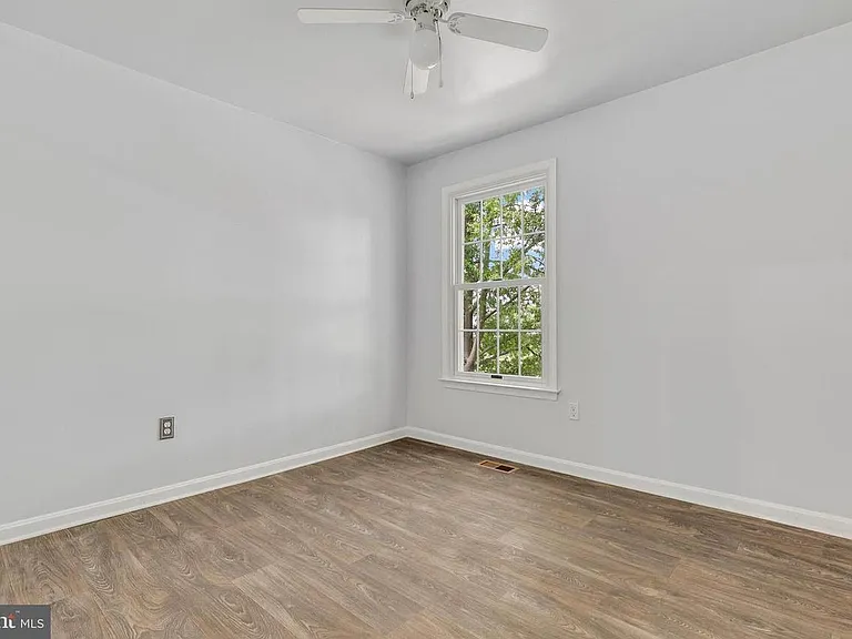 6581 Ewald Ct — Photo 10