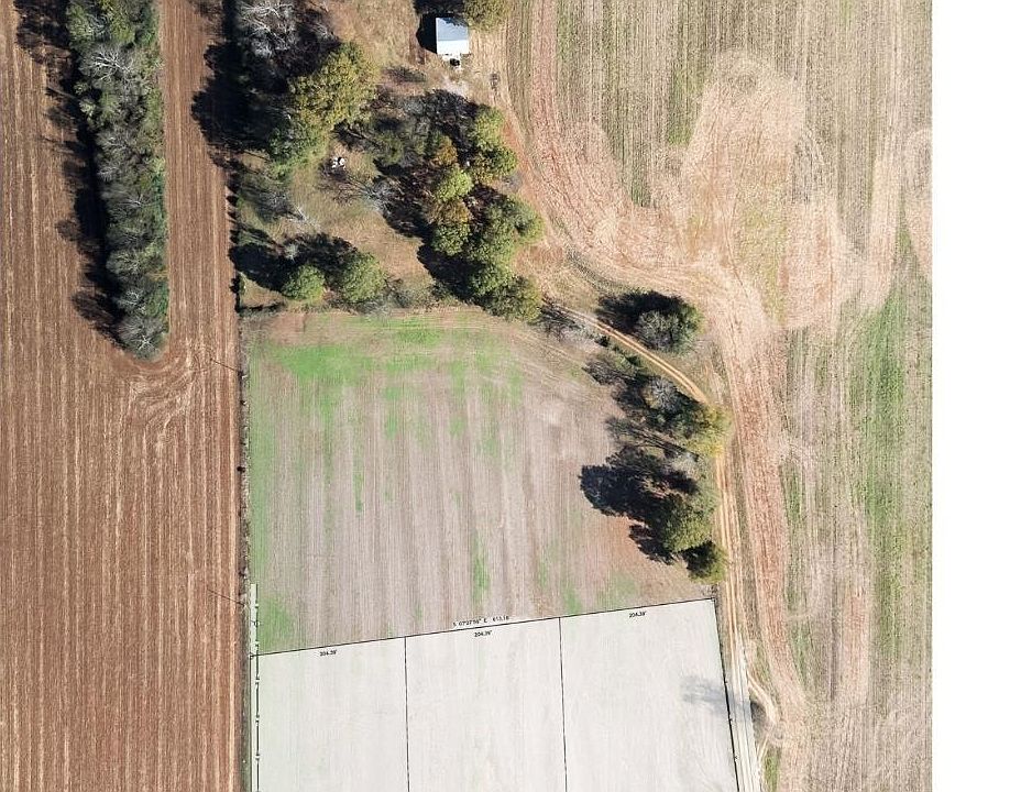1st image of 443 Narrow Ln