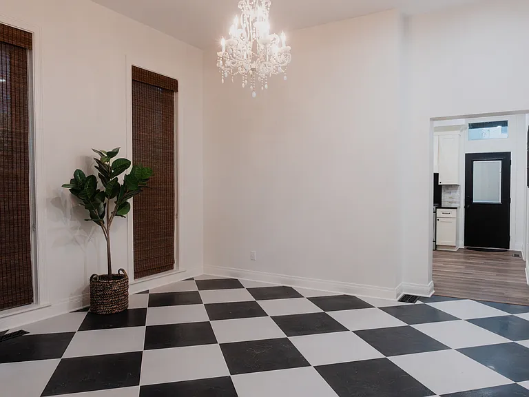 1413 Columbia St #1 — Photo 9