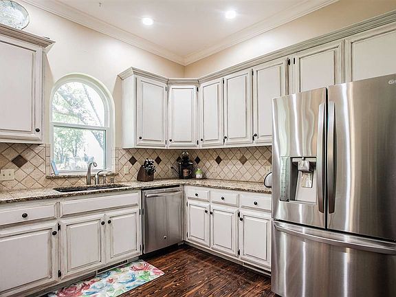 5th image of 8606 Green Branch Cir