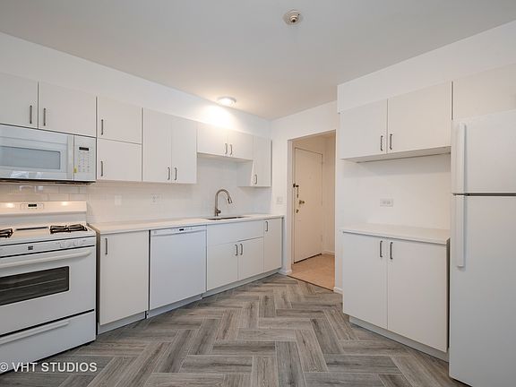 3rd image of 5501 Carriageway Dr APT 302-A