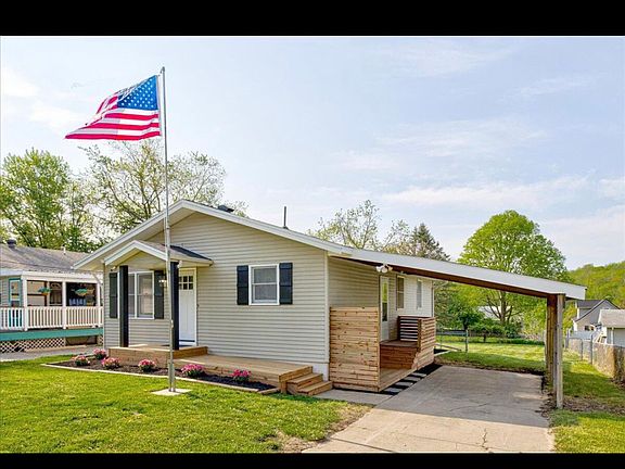 2nd image of 1005 1st St
