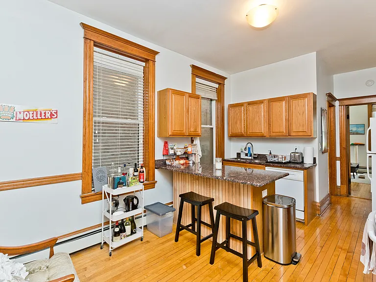 2139 N Oakley Ave #1 — Photo 10