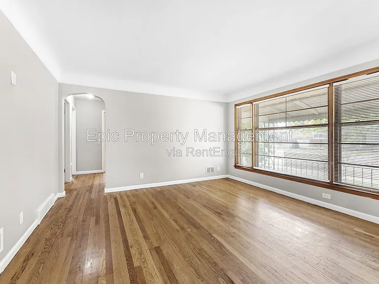 812 Riverbank St — Photo 10