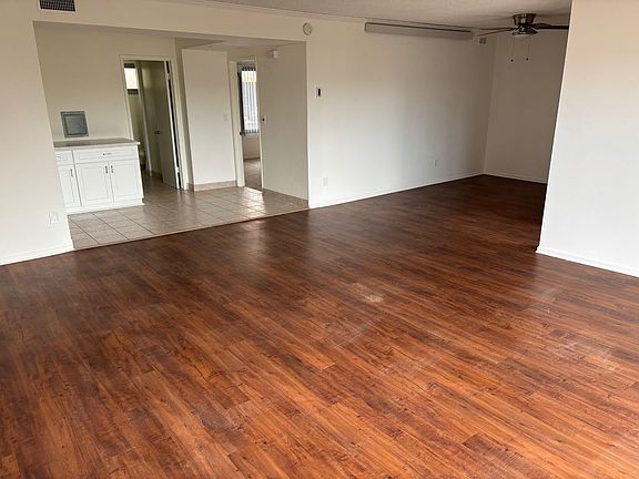5th image of 3748 Curtis St #3766-1/2
