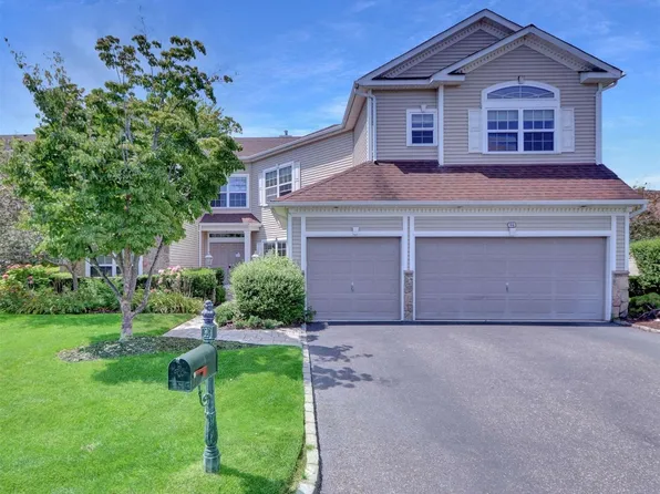 94 Hamlet Drive #94, Mount Sinai, NY 11766