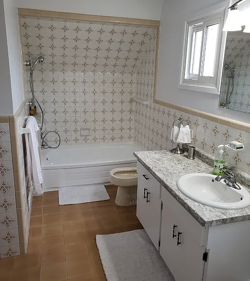 473 Erie St E #1A — Photo 10