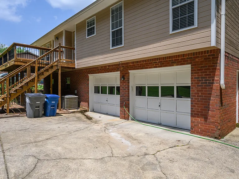 120 Lynn Dr — Photo 40