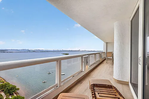1717 N Bayshore Dr #A-2935 Photo 1 1717 N Bayshore Dr #A-2935 Photo 1