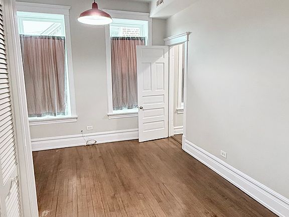 2nd image of 2104 S Washtenaw Ave APT 3R