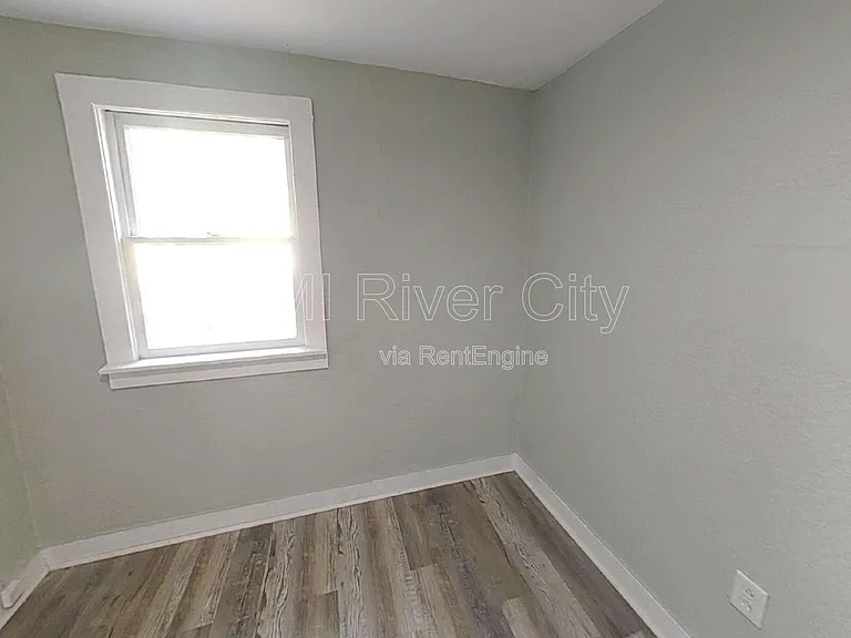 1867 W 41st St — Photo 11