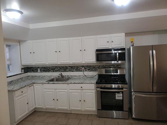 5th image of 2429 N 10th St #2-B