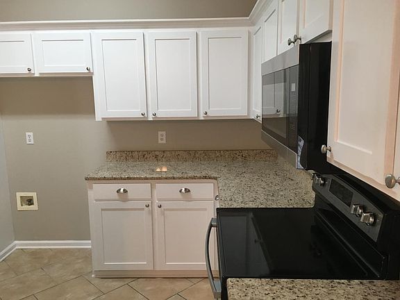 Newly Renovated Kitchen. Granite countertops. 