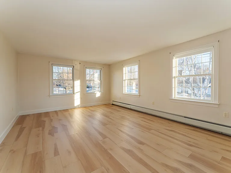 50 Laurel Cir — Photo 11