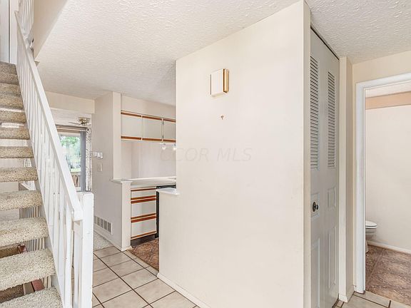 3rd image of 6703 Manring Ct