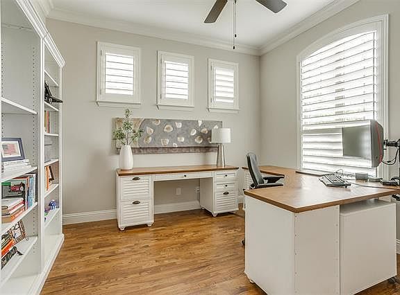 4th image of 1006 Crystal Oak Ln