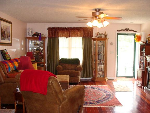 4th image of 203 Eastland Ct