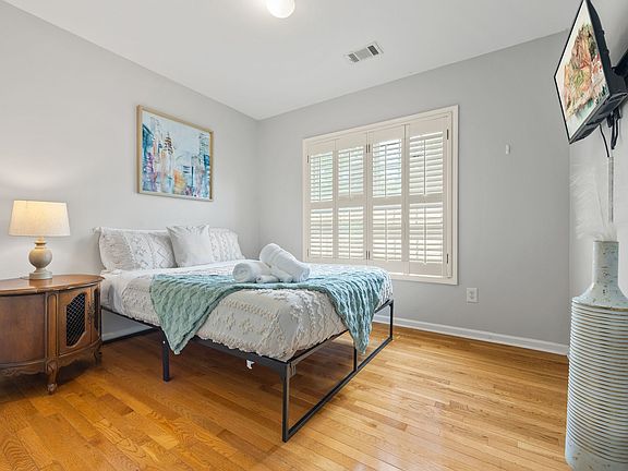 4th image of 3613 Southland Dr NE