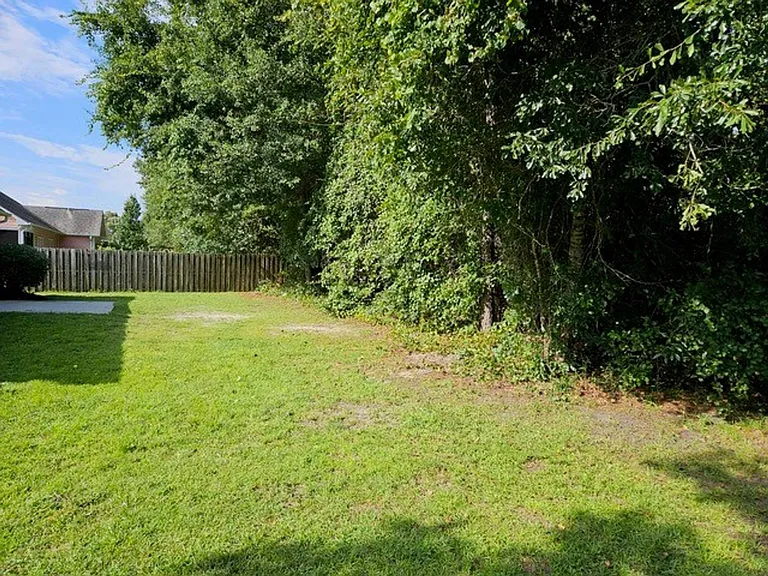 129 S Palm Dr — Photo 29