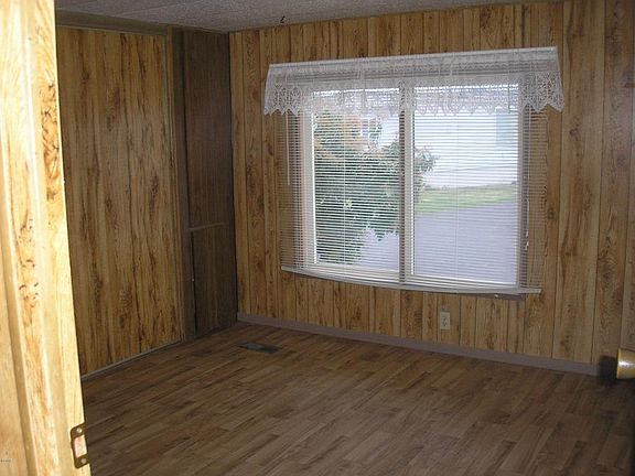 3rd image of 955 NE Mill St #D-2