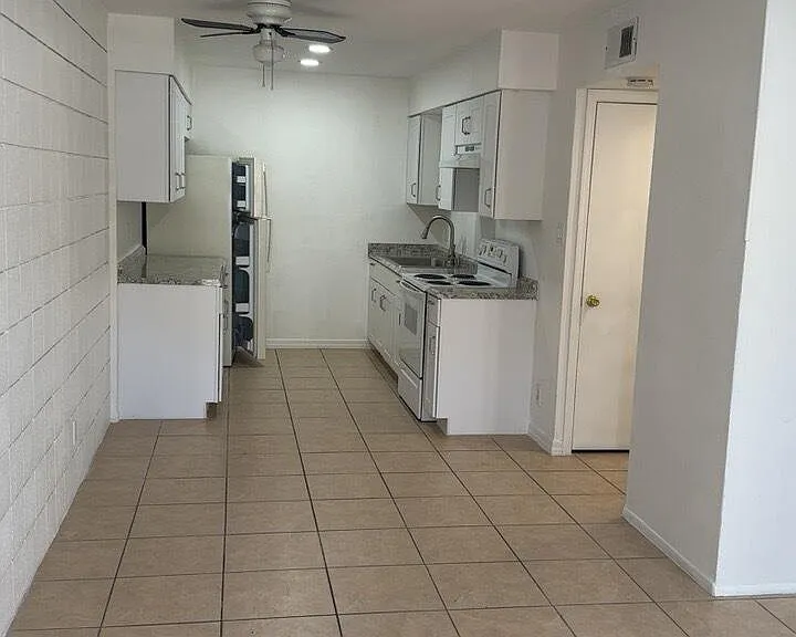 2028 W Cactus Rd #B — Photo 6