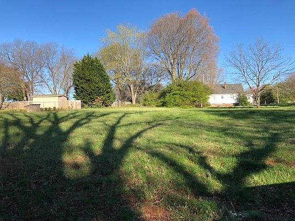 4th image of 38 Cherry Ln