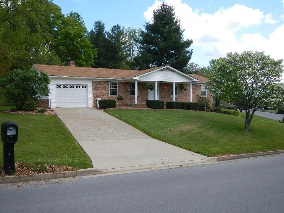 1st image of 2407 Hilton Ln