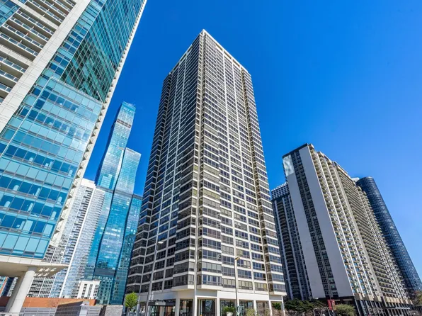 360 E Randolph St APT 3704, Chicago, IL 60601