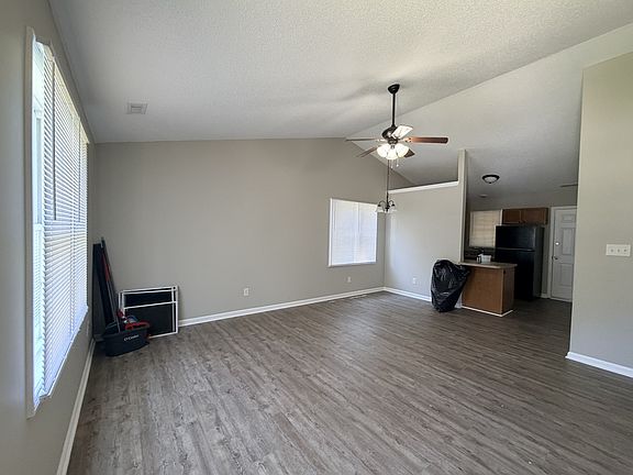 3rd image of 3209 Deer Path Cir