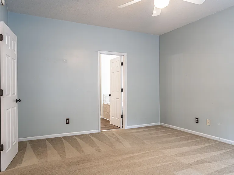 1110 Devonshire Trl — Photo 11