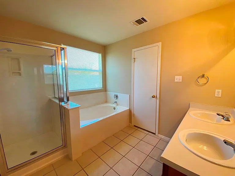 218 Jennifer Ln — Photo 24