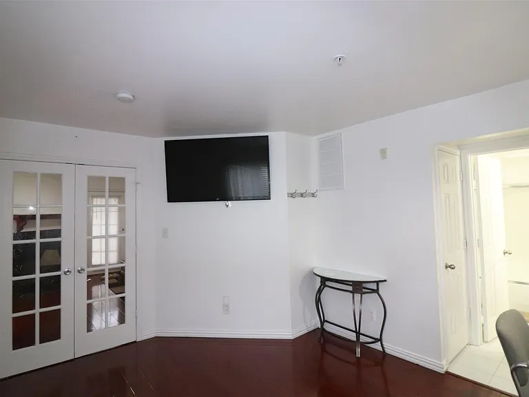 9817 Walnut St #103 — Photo 3