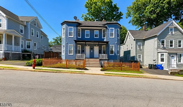 484 Lincoln Pl — Photo 14