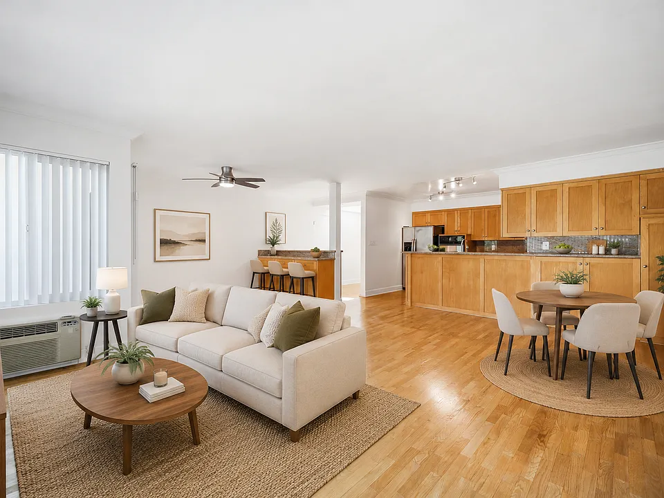616 N Flores
