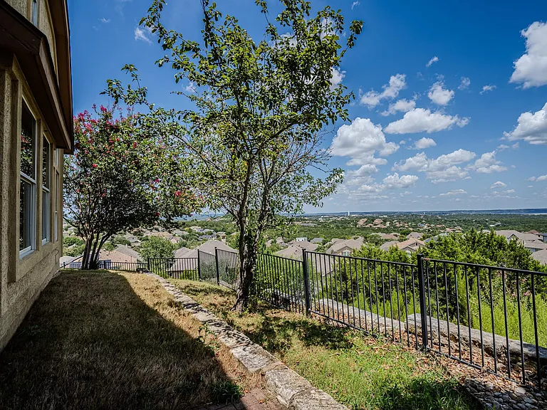 16 Mountain Terrace Cv — Photo 23