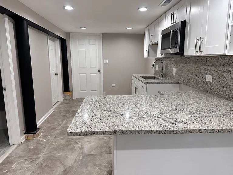 2908 W 38th Pl #BASEMENT — Photo 6