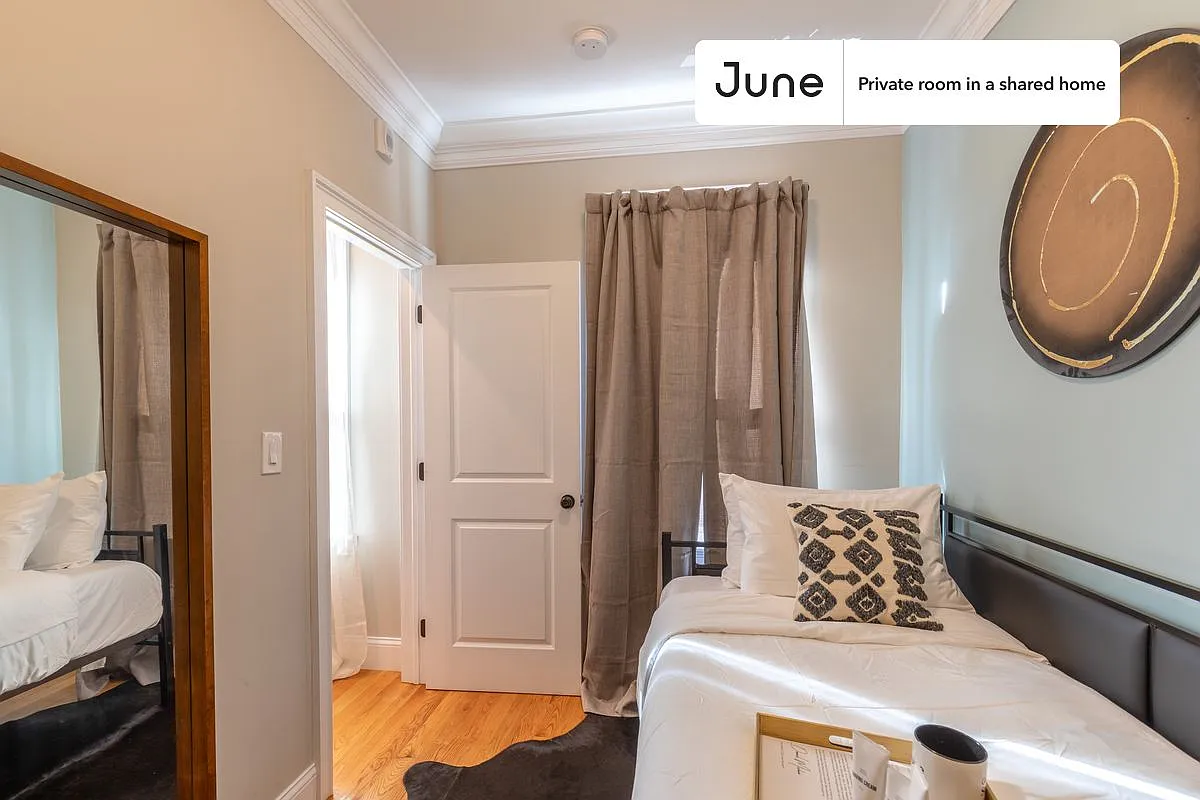 Twin bedroom in 3 bed/1 bath home in North End #277 C — Photo 2