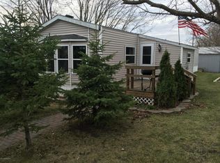 113 4th St NW, Bertha, MN 56437