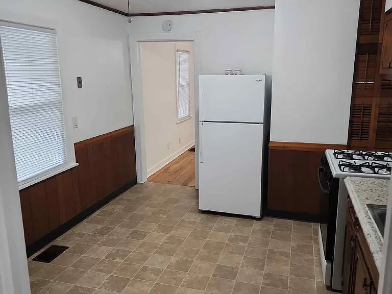 1015 Camden Ave — Photo 10