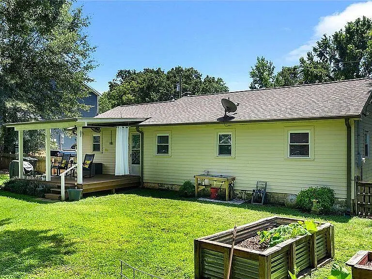 203 Phillips Ave — Photo 4