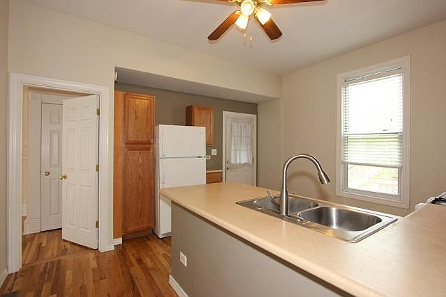 2nd image of 1121 S Taylor Ave #2