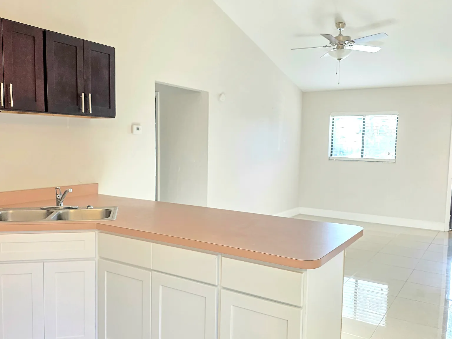 2 bed, 1000 sqft, $1,500 — Photo 3