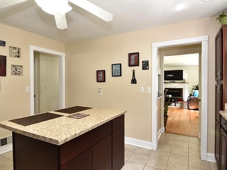 4230 Whitney Ave — Photo 5