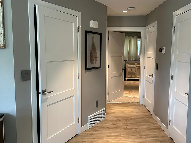306 Regina Ave S #1 — Photo 17