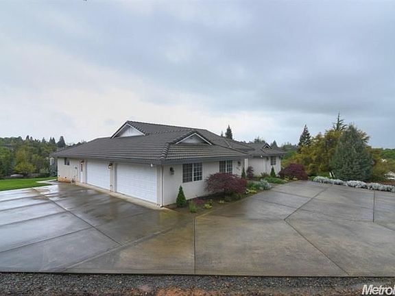3rd image of 10712 Rolling Oaks Ct