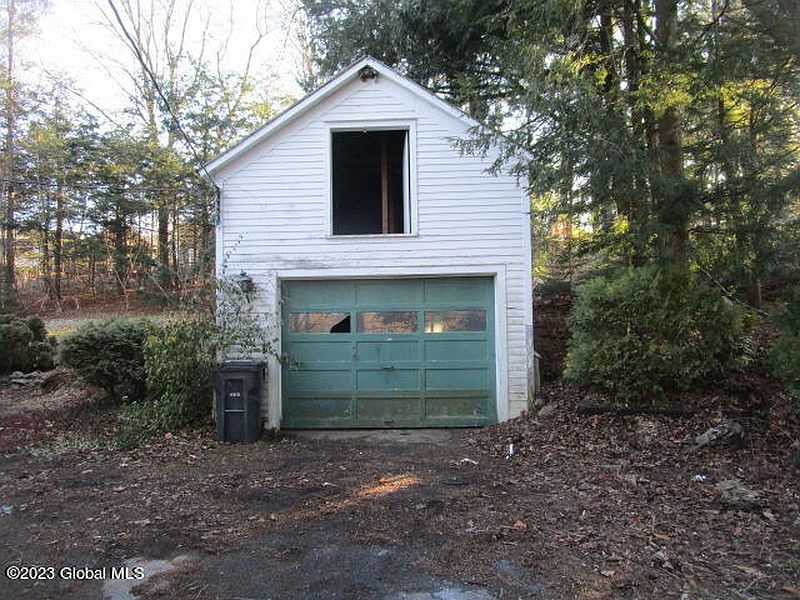 4th image of 196 Palmer Avenue