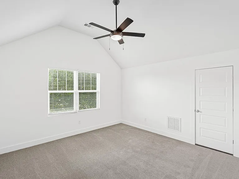 530 Raymond St — Photo 16