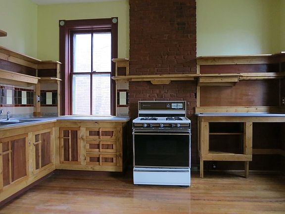 3rd image of 2821 Shenandoah Ave #A