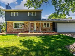 2920 Harmony Dr, Bettendorf, IA
